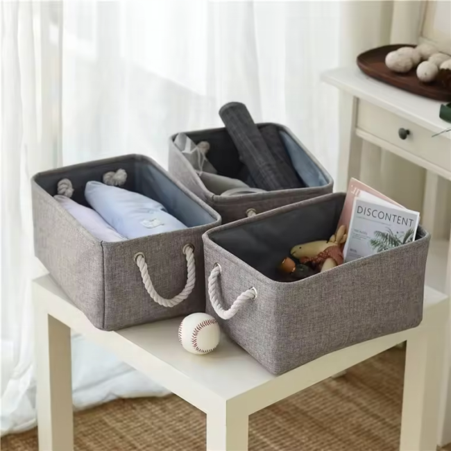 Collapsible closet storage bin